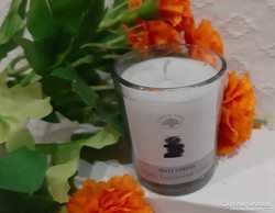 Vegan Indian scented candle made of pure herbal ingredients, anti stress