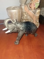Gyönyörű porcelán elefánt