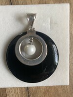 Silver onyx and pearl stone pendant