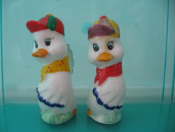 Pair of duck figurines salt and pepper shaker, table spice holder