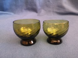 2 liqueur glasses