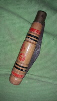 Régi festett fanyeles Népművész bugyli bicska 7 cm penge a hossz 16 cm a képek szerint