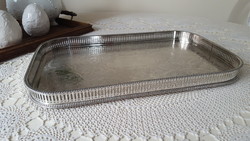 Beautiful, openwork edge, chiseled Arthur Price silver-plated square tray