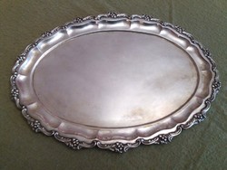 800-As large oval silver tray, English model, after 1936