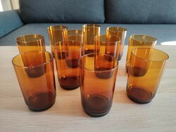 11 smoke-colored soft drink or water glasses