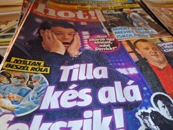 Colorful weeklies and newspapers are sold together. (Hot, short story, telenovela, best, story)