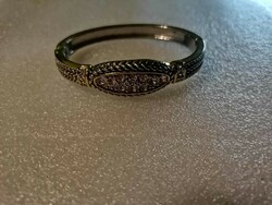 New! Gold-plated stone spring bracelet