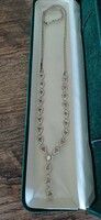 14 Karat 11.21 grams white gold very showy necklaces