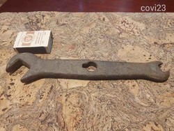 Retro antique wrench thick and heavy tool decoration social real cooper