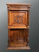 Neoclassical Secretary