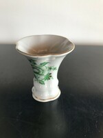 Herendi porcelán, zöld-arany mintás kis váza (33)