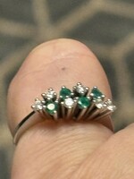 18 carat ring with brilliant and emerald stones