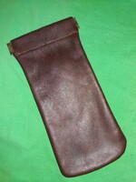 Retro unisex leather spring-opening glasses case as shown in the pictures