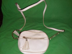 Nagyon szép ,vagány fehér minőségi ALDO kisebb válltáska női táska 19 x 13 x5 cm a képek szerint