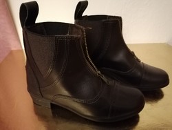 34, girl's riding shoes