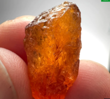Garnet - raw gem (mandarin spessartite) - 17.77ct