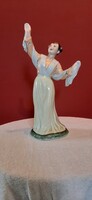 North Korea - (Kndk) is a real rarity. Porcelain statue of a lady with a shawl. Marked hand painted. 25 cm.