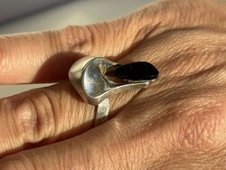 Különleges formájú fekete Köves (onix)) 57-es méretű 5,6 grammos EZÜST gyűrű!