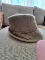 Retro women's rabbit fur hat