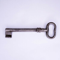 Gate key