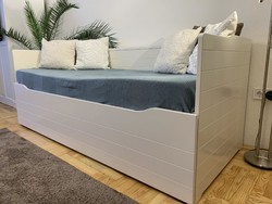 Eladó egy IKEAS? ágynemütartos , ágyazható , dupla matracos kanapé + kék takaró (párnák nélkül)  Bút