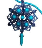 Two-tone macramé necklace with turquoise beads