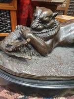 Jules Moigniez (1835-1894) Krokodillal harcoló tigris, márvány alapon bronzszobor.