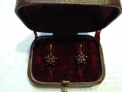 Beautiful antique garnet stone gold-plated silver earrings