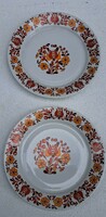 2 Alföldi flower pattern porcelain plates