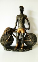 Vintage,Hubert Opperman-ról készült, bronzírozott műgyanta szobor