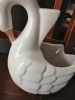 Porcelain swan pot