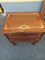 Chest of drawers with walnut inlaid roots