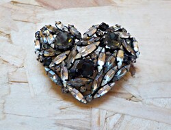 Heart brooch with many stones
