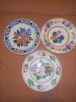 Wilhelmsburg, Apatfalv folk wall plates, wall plates with flower patterns