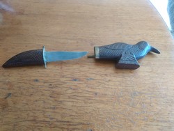 Retro faragott madár figura kés