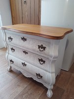 Upturned chest of drawers