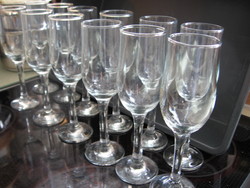 Set of 6 tulip-shaped champagne and wine glasses