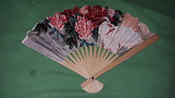 Retro keleti gyártmányú bambusz - papír kézi legyező kinyitva 15 x 28 cm a képek szerint