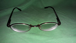 Minőségi üveglencsés női CHEVIGNON szemüveg kb. 1 -s a képek szerint 3.