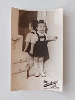 Régi gyerekfotó vintage fénykép kislány