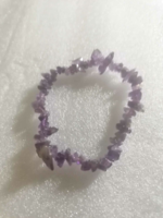 Rubber bracelet with amethyst beads