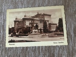 Régi fekete-fehér képeslap. Kaposvár Városi Színház  Régi bélyeggel. Írott.
