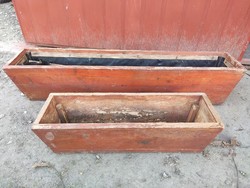 2 wooden flower boxes