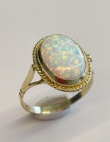 Opal stone gold ring 57m
