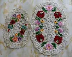 Kalocsai pattern embroidered tablecloth, 2 pcs