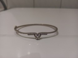Elegant silver rigid bracelet with stones