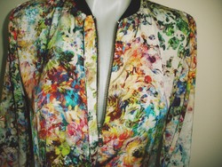 Zara, hűvös, selyem hatású kis virágözön dzseki, kabát