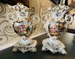Francia Jacob Petit kézzel festett és aranyozott talpas váza pár