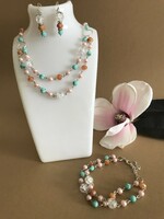 Colorful pearl set with crushed glass pearls