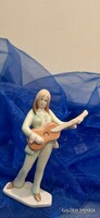 Aquincum porcelain, girl playing the guitar.
